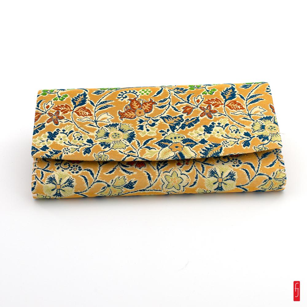 Porte carnet soie et fil d'or. Maison Tatsumura. 10 x 18.5 cm