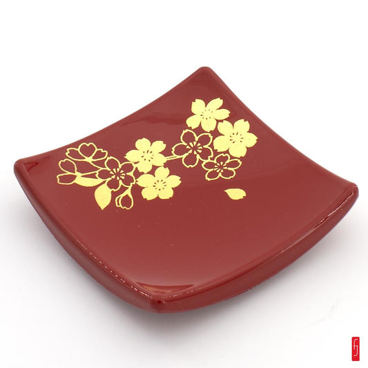 Porte-baguettes. bois laqué rouge. feuille d'or. motif sakura. 6x6 cm