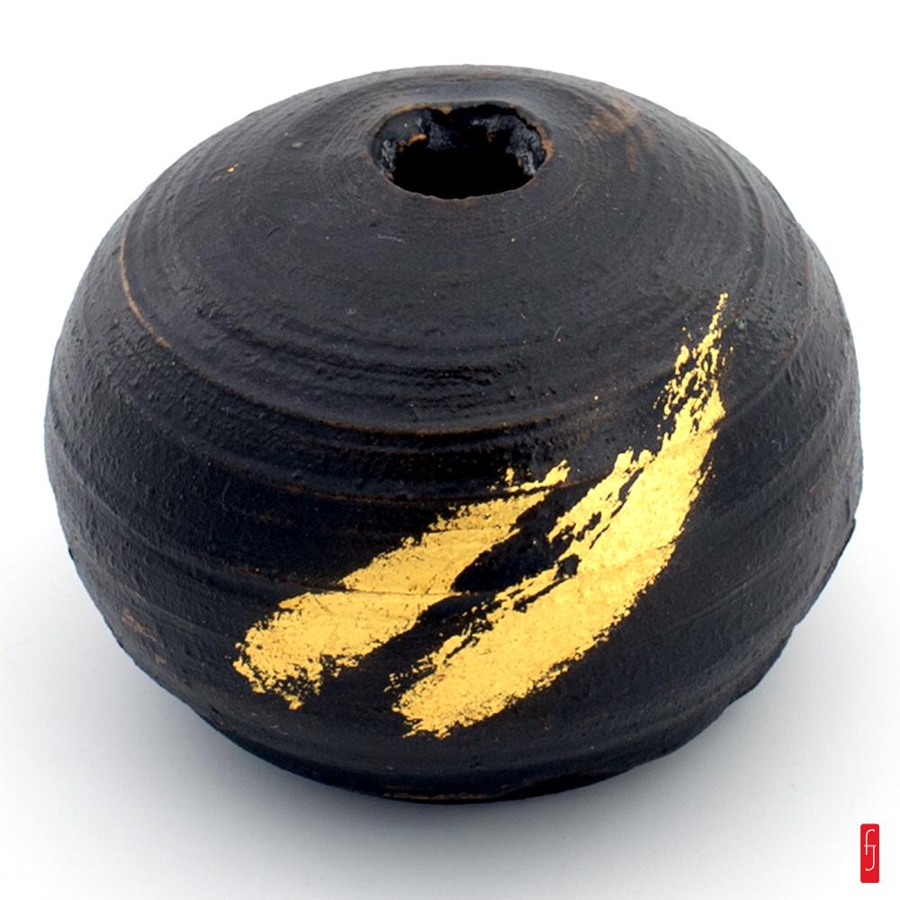 Soliflore en céramique et feuille d'or de Kanazawa. Ø 6 cm